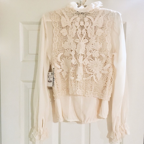 😍NWT ZARA crochet & lace Top - Picture 4 of 9